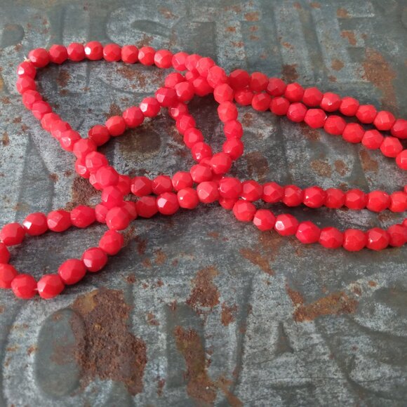 Vintage Scarlet Red Glass Necklace Molded Faceted Beads - Picture 4 of 10
